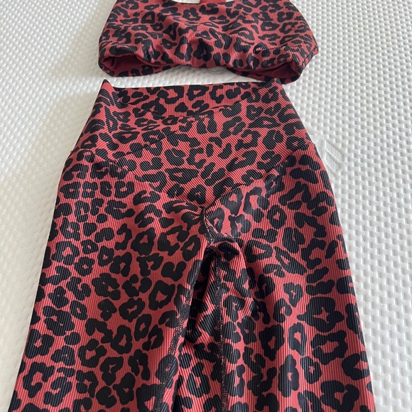 Beach Riot Workout Sets - Picture 3 of 10